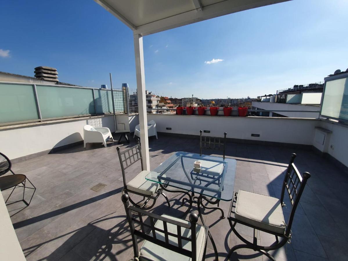 Penthouse 41 In Trastevere With Big Terrace Rome Exterior photo