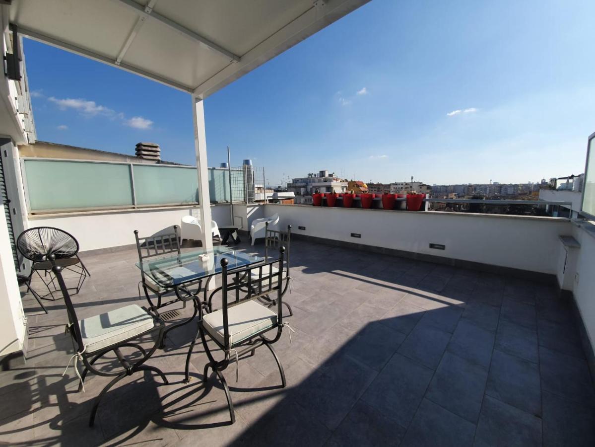 Penthouse 41 In Trastevere With Big Terrace Rome Exterior photo